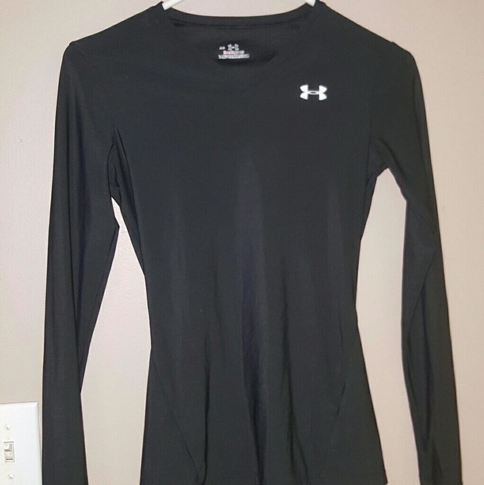 V-Neck Under Armour dry fit long sleeve